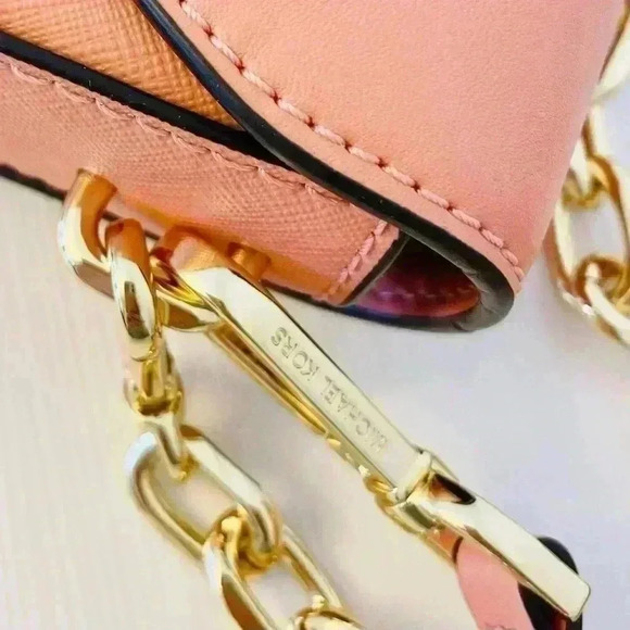 Michael Kors Carmen Medium Monogram Flap Crossbody leather sherbert - Picture 5 of 11